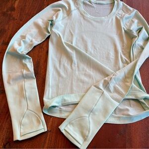Lululemon Sea Mist Swiftly Tech Long-Sleeve Shirt 2.0 waist length